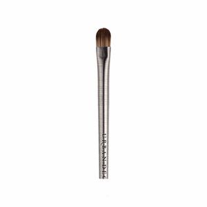 Urban Decay Pro Flat eyeshadow brush E206